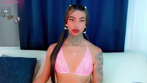 Snapshot of laura_sweet7 chatting on 10.24.25 Laura online show from 10.24.25