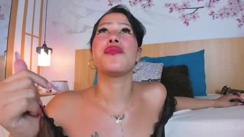 Snapshot of laura_torress chatting on 07.11.26 Laura online show from 07.11.26