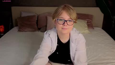 Laura online show from 02.09.26