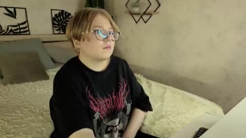 Laura online show from 02.27.26