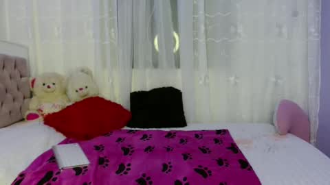 Snapshot of lauracb_ chatting on 12.05.24 lauracb          online show from 12.05.24