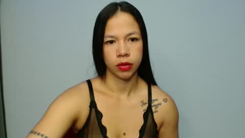 lauracb          online show from 04.06.26