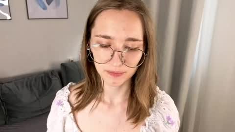 Snapshot of lauracollins__ chatting on 06.06.26 May online show from 06.06.26