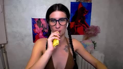 Laura online show from 09.20.25