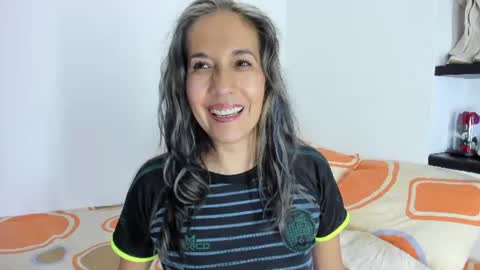 Snapshot of laurafarrely chatting on 06.19.26 Laura online show from 06.19.26