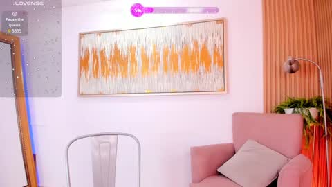 Snapshot of laurah_hill chatting on 01.15.25 Lau online show from 01.15.25
