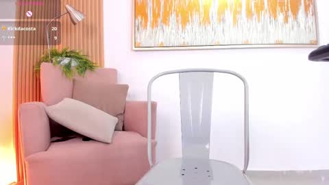 Snapshot of laurah_hill chatting on 02.21.25 Lau online show from 02.21.25