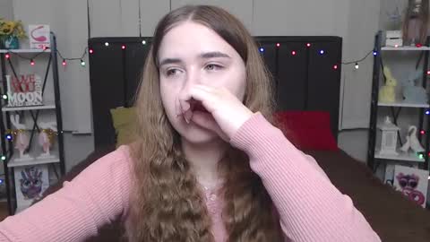 LauraHlot online show from 01.23.25