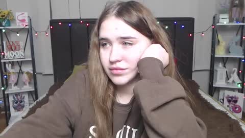 LauraHlot online show from 01.26.25