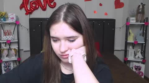 LauraHlot online show from 02.18.25