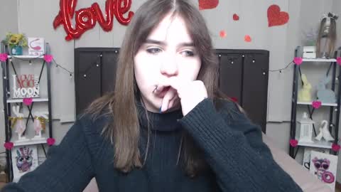 LauraHlot online show from 02.24.25