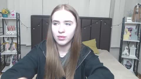 LauraHlot online show from 09.16.25