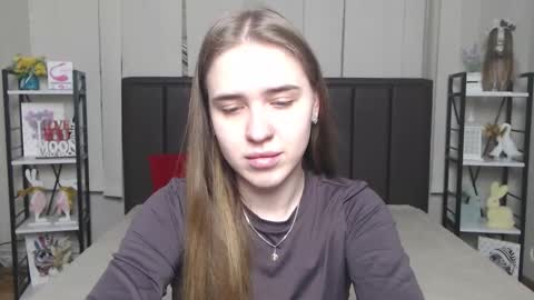 LauraHlot online show from 11.27.25