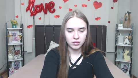 LauraHlot online show from 04.03.26