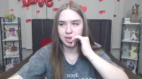 Snapshot of laurahlot chatting on 05.12.26 LauraHlot online show from 05.12.26