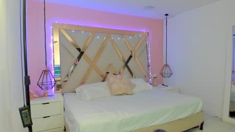 laura  online show from 02.09.26