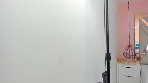 laura  online show from 02.25.26