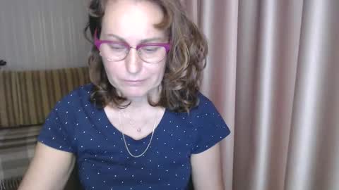 Snapshot of lauraoven1 chatting on 12.21.24 Lauraoven1 online show from 12.21.24