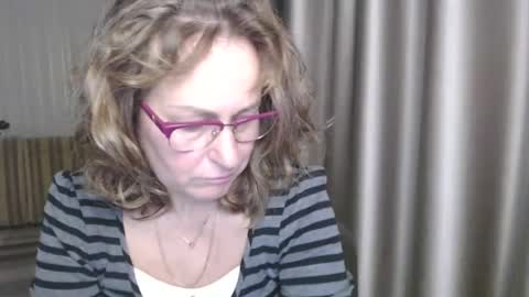 Snapshot of lauraoven1 chatting on 12.22.24 Lauraoven1 online show from 12.22.24