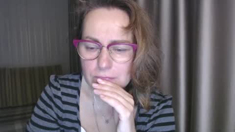 Snapshot of lauraoven1 chatting on 12.23.24 Lauraoven1 online show from 12.23.24