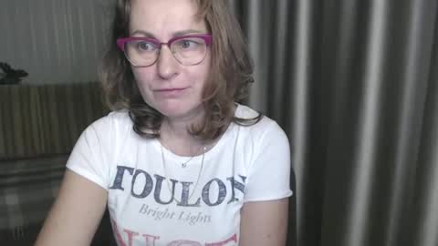 Snapshot of lauraoven1 chatting on 12.27.24 Lauraoven1 online show from 12.27.24