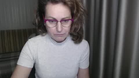 Snapshot of lauraoven1 chatting on 01.13.25 Lauraoven1 online show from 01.13.25