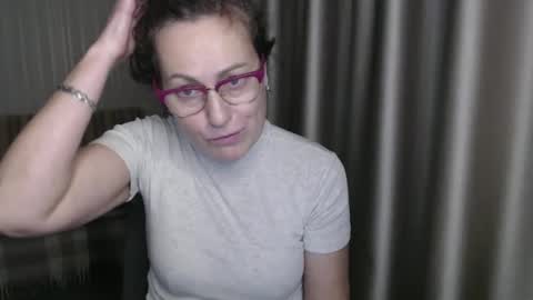 Snapshot of lauraoven1 chatting on 01.13.25 Lauraoven1 online show from 01.13.25