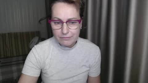 Snapshot of lauraoven1 chatting on 01.14.25 Lauraoven1 online show from 01.14.25