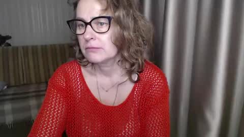 Snapshot of lauraoven1 chatting on 01.19.25 Lauraoven1 online show from 01.19.25