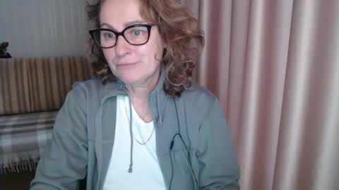 Snapshot of lauraoven1 chatting on 02.05.25 Lauraoven1 online show from 02.05.25
