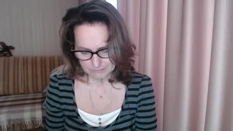 Snapshot of lauraoven1 chatting on 02.20.25 Lauraoven1 online show from 02.20.25