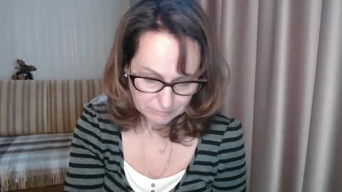 Snapshot of lauraoven1 chatting on 02.21.25 Lauraoven1 online show from 02.21.25