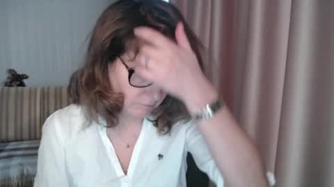 Snapshot of lauraoven1 chatting on 02.23.25 Lauraoven1 online show from 02.23.25