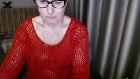 Snapshot of lauraoven1 chatting on 03.05.25 Lauraoven1 online show from 03.05.25