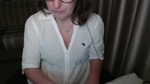 Snapshot of lauraoven1 chatting on 03.06.25 Lauraoven1 online show from 03.06.25