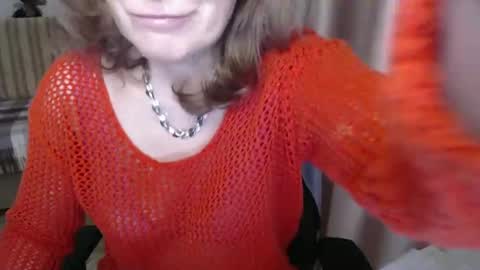 Snapshot of lauraoven1 chatting on 03.10.25 Lauraoven1 online show from 03.10.25