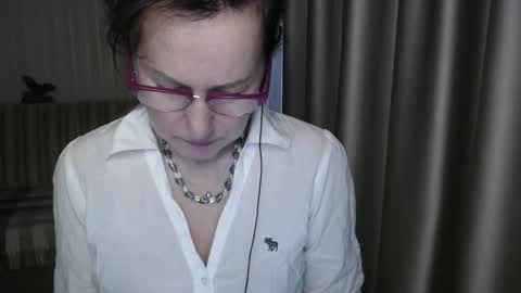 Snapshot of lauraoven1 chatting on 03.12.25 Lauraoven1 online show from 03.12.25