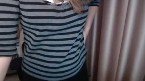 Lauraoven1 online show from 11.26.25