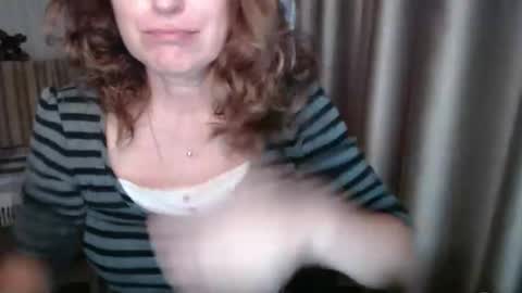 Lauraoven1 online show from 11.27.25