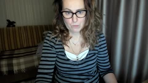 Lauraoven1 online show from 01.18.26