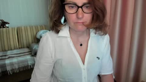 Snapshot of lauraoven1 chatting on 05.19.26 Lauraoven1 online show from 05.19.26