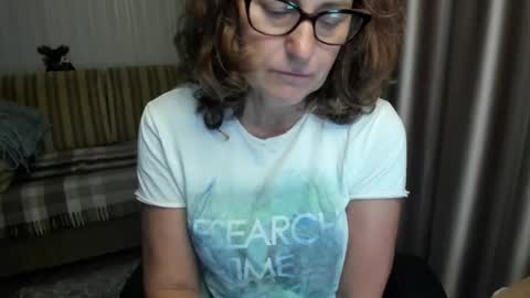 Lauraoven1 online show from 08.06.26