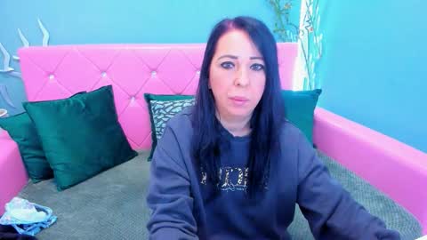 Laura online show from 12.01.25