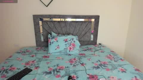 laurasofia01 online show from 11.27.25