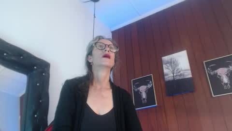 Snapshot of laurasofia45 chatting on 02.18.26 Laura Sofia online show from 02.18.26