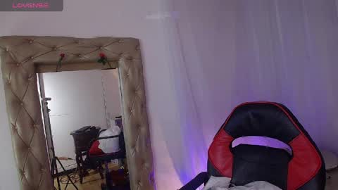 Snapshot of laurasofia45 chatting on 04.23.26 Laura Sofia online show from 04.23.26