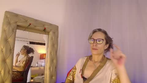 Snapshot of laurasofia45 chatting on 04.28.26 Laura Sofia online show from 04.28.26