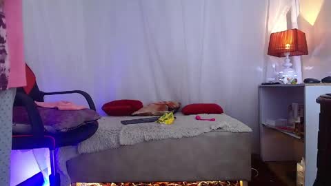 Snapshot of laurasofia45 chatting on 05.29.26 Laura Sofia online show from 05.29.26
