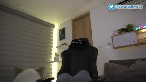 Laura online show from 12.10.24