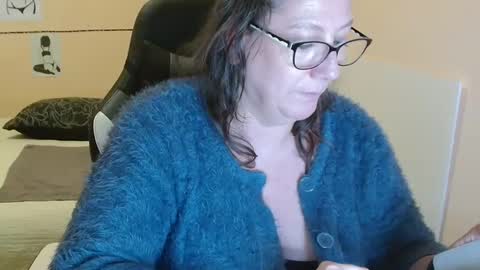 laureanne online show from 12.04.24